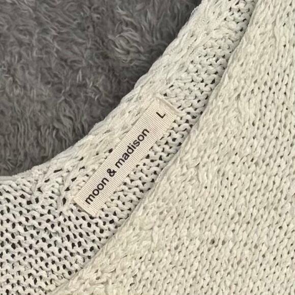 Moon & Madison Knit V-Neck Tank Top Women L Rainbow Hearts Pride Summer White - Picture 6 of 6